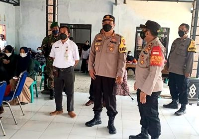 Kejar Target Vaksin, Kapolres Pekalongan Pantau Kegiatan Vaksinasi