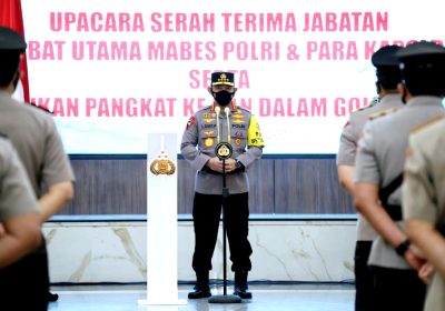 Kapolri  Lantik 7 Kapolda  dan Korps Raport  19 Pati  Polri