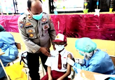 112 Anak Divaksin di SDN Palmerah 09 Pagi