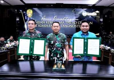 TNI AD Gandeng PT Kimia Farma Salurkan Vaksin  dan Sembako