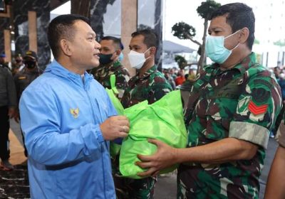 Kasad Jenderal Dudung Peduli dan Berbagi Lewat Jumat Berkah
