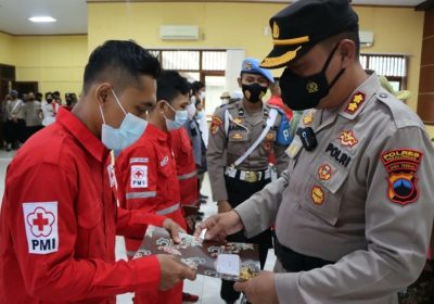 Polres Pekalongan Berikan Penghargaan Instansi dan Masyarakat
