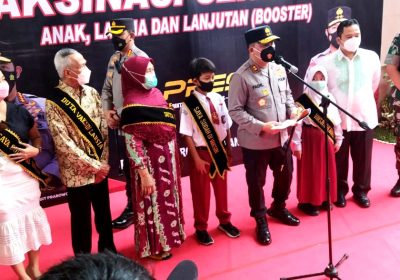 Kapolda Metro Tinjau Vaksinasi Anak Lansia dan Booster di Tangerang