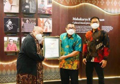 Serikat Media Siber Indonesia Raih Penghargaan MURI