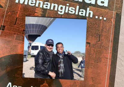 Nama & Peristiwa di 5 Benua Dalam Buku “Granada, Menangislah ..” || Catatan Ilham Bintang