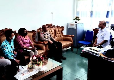 Satgas Binmas Noken Hadir di Program Kasuari Kesejahteraan bagi Anak Negeri