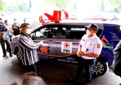 Jelang Angkutan Lebaran, KAI Berikan Bantuan Mobil Operasional untuk PMI Jawa Tengah