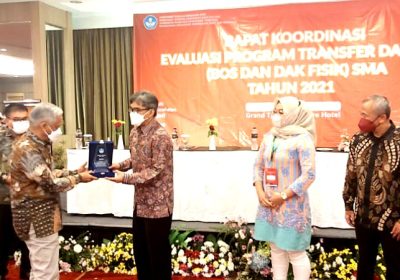 Terbaik  Kelola DAK Disdik Jabar Kembali Menerima Penghargaan