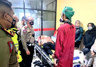 Kombes  Sambodo Jenguk  Anggotanya Korban Pemukulan Massa Unras 114