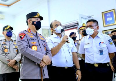 Kapolri Tinjau Stasiun Pasar Senen Imbau Warga Mudik Lebih Awal