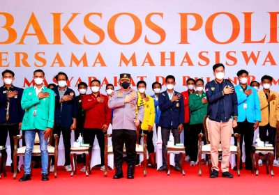 Bagikan Baksos Bareng BEM, Kapolri: Teruslah Berkontribusi Terbaik untuk Bangsa
