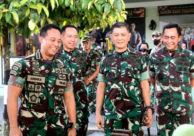 Wakasad Sambut Kedatangan Panglima TNI di Makorem 162/WB