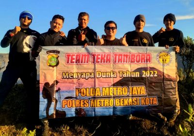 Tim Pendaki  Polres Metro Bekasi Kota Ramaikan Event Nasional Festival Tambora 2022