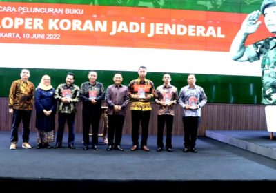 Kasad Dudung Launching Buku “Loper Koran Jadi Jenderal”