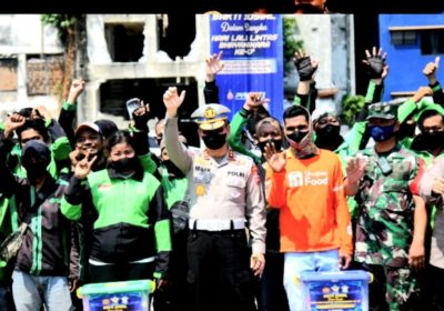 Peringati HUT Ke 67, Korlantas  Bagikan Ribuan Sembako untuk Masyarakat Membutuhkan