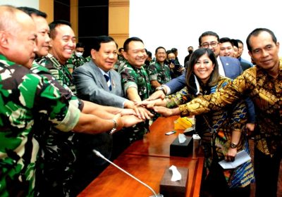 Rapat Komisi I DPR dengan Panglima TNI, Menhan dan Kasad, Effendy Simbolon Absen
