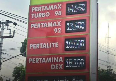 Per 1 Oktober 2022 PT Pertamina Turunkan Harga Pertamax Jadi Rp13.900/Liter