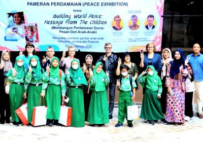 Dukung Perdamaian, Unas dan Kedubes Polandia dan Ukraina Selenggarakan Peace Exhibition