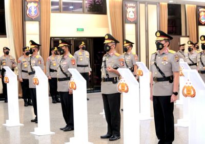 Kapolri Lantik 9 Kapolda Baru dan 7 Perwira Tinggi