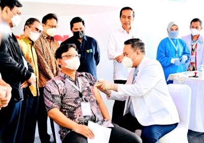 Presiden Jokowi Tinjau Penyuntikan Perdana Vaksin IndoVac