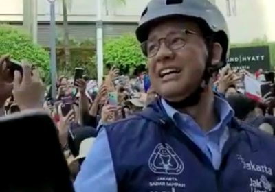 Ribuan Warga Berkumpul Elukan Anies Baswedan dan Berteriak “Anies Presiden 2024”