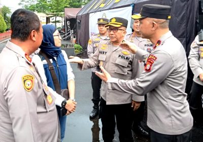 Wakapolda Metro Serahkan Bantuan Kemanusiaan Korban Gempa Bumi di Mapolres Cianjur