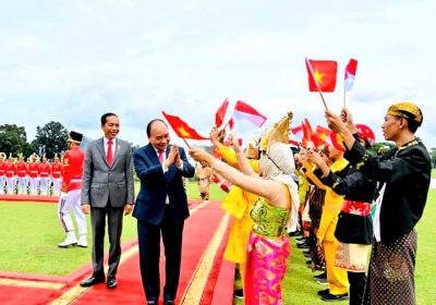 President Jokowi Welcomes Vietnamese President Nguyen Xuan Phuc at the Bogor Palace