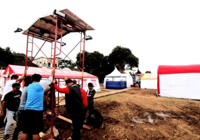 Kemensos Pasang Solar Cell di Posko Pengungsian Gempa Cianjur