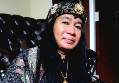 Pengobatan Alternatif RD Jubah Ireng Mampu Mengobati Segala Penyakit dan Tetap Berdakwah