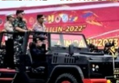 Kompak Kapolri dan Panglima TNI Pimpin Apel Gelar Pasukan Operasi Lilin 2022