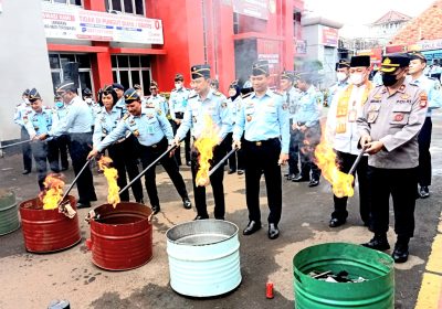 Jelang Nataru, Jajaran Pemasyarakatan DKI Jakarta Gelar Apel Siaga dan musnahkan Ratusan HP