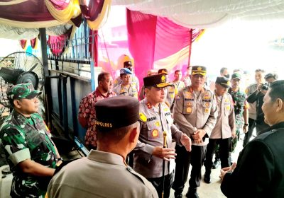Pastikan Aman, Kapolda Metro Tinjau Pengamanan Perayaan Natal di Gereja-gereja