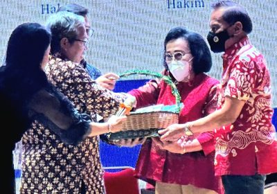 Peluncuran Buku Baru Chappy Hakim Dihibur The Aksi Band Playsets