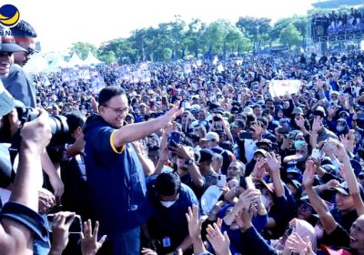 Kedatangan Anies Puluhan Ribu Masyarakat Jabar Tumpah Ruah di Stadion Si Jalak Harupat