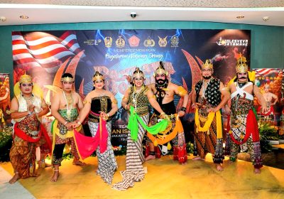 Kapolri, Panglima dan Kepala Staf TNI Main Wayang Orang