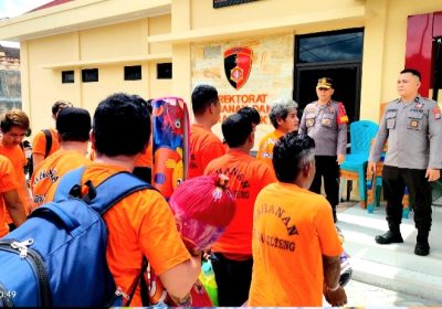 21 tahanan Polda Sulteng ketika akan memasuki Rutan Dittahti yang baru