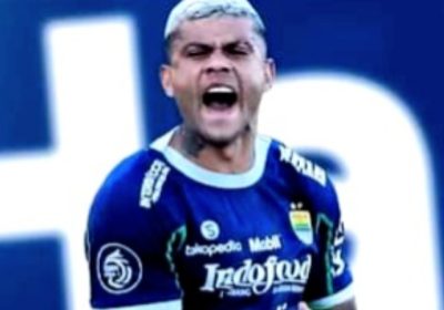 Persib Bandung Puncaki Klasemen Liga 1 BRI Setelah Kalahkan PSS Sleman 2-0