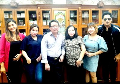 Joe Richard dan Irma Darmawangsa Merawat dan Operasi di Klinik Bedah Plastik Queen Sunter