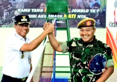 Wali Kota Munjirin Resmikan Lapangan Bulu Tangkis Milik Resimen Arhanud