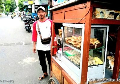 Nyicip Enaknya Bakso Malang Gerobak Dorong di Jakarta Timur
