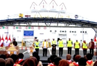 Presiden Jokowi: Tol Semarang–Demak Percepat Logistik dan Sebagai Tanggul Laut