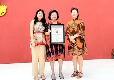 Koleksi Special 60 Tahun Elizabeth Diluncurkan dan Raih Rekor MURI di Bandung