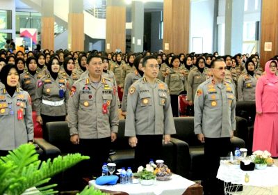 Irjen Pol Suharyono berikan Arahan kepada Polwan Sejajaran Polda Sumbar