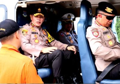 Kapolda Sulteng Pantau Arus Balik Gunakan Helikopter