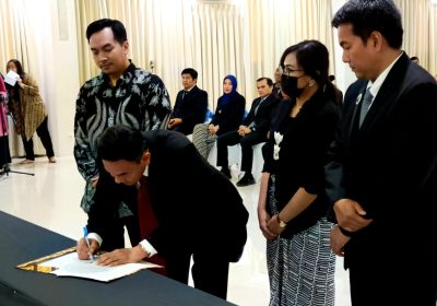 Prof Suharyadi Resmi Dilantik Rektor Undira Periode 2023-2028
