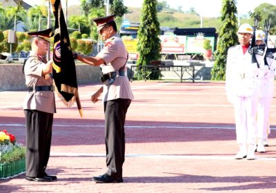Serah Terima Pataka “Wira Dharma Brata” Menandai Pergantian Kapolda Sulteng