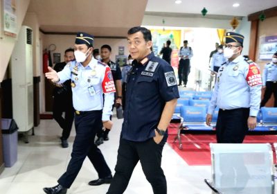 Tinjau Kanim Tangerang, Silmy Karim: Sampaikan Langsung Jika Ada Kendala dalam Proses Pelayanan Keimigrasian