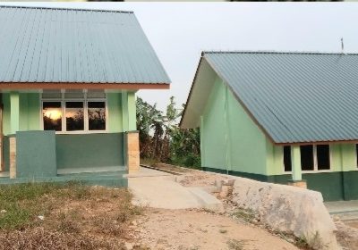 Pembangunan Lab PA dan Komputer serta Ruang UKS SMPN 5 Mendobarat Retak