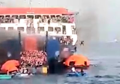 Kapal KMP Royce 1 Menuju Pelabuhan Bakauheni Terbakar