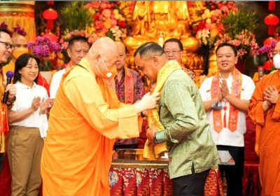 Peringati Hari Raya Waisak 2567 Pangdam Jaya Kunjungi Wihara Ekayana Arama
